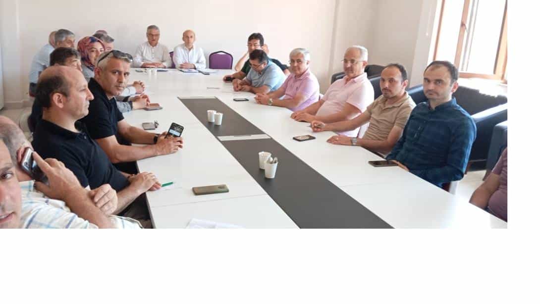 YIL SONU MÜDÜRLER KURULU TOPLANTISI İLÇE MİLLİ EĞİTİM MÜDÜRÜMÜZ ŞENEL DEDE BAŞKANLIĞINDA GERÇEKLEŞTİRİLDİ